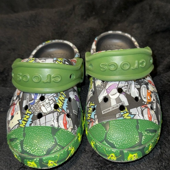 CROCS BUMP IT TMNT CLOG Yth's (M) Black Croslite Slip-On Clogs - Picture 2 of 9